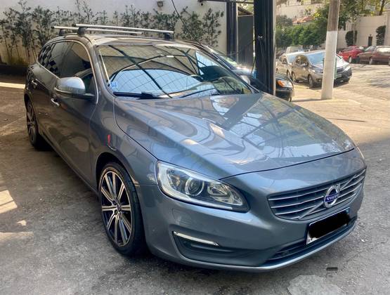 VOLVO V60 2.0 T4 MOMENTUM GASOLINA 4P AUTOMÁTICO